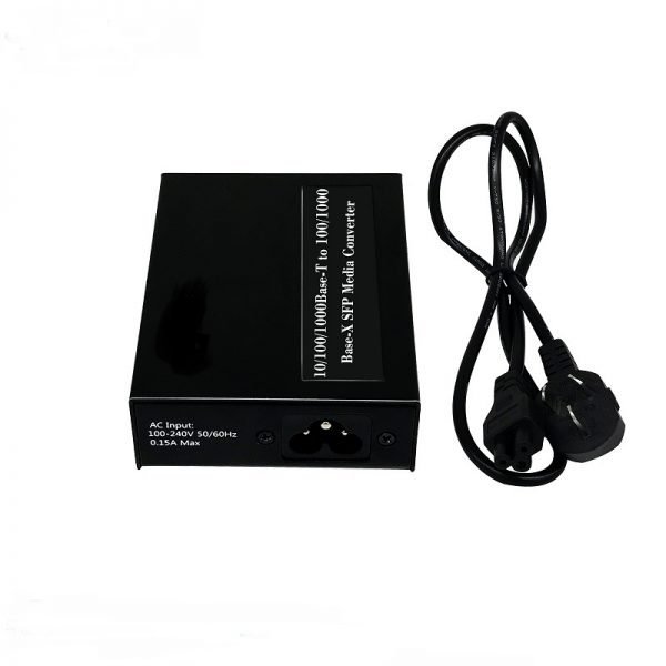 10/100/1000BASE-T to 100/1000BASE-X SFP Media Converter with Built-in Power Supply - Image 2